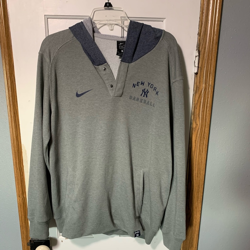 Nike NY Yankee Baseball Sweatshirt size Md!